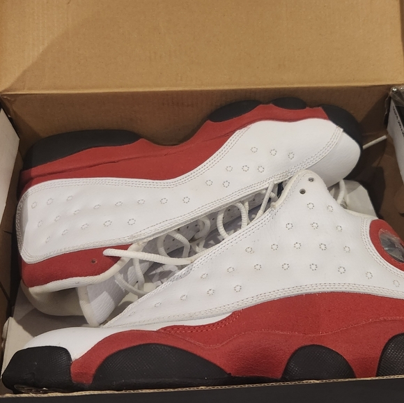 AUTHENTIC Jordan 13 Retro Chicago - Picture 1 of 4